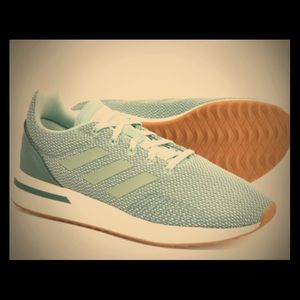 Adidas Run 70s women’s sneakers. Ash Green